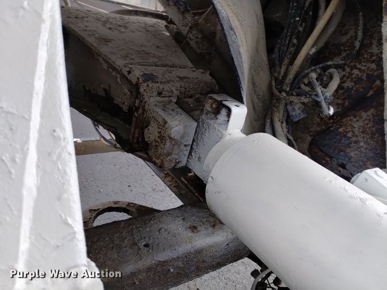 image for item DK8769 2007 Peterbilt 357 ready mix truck