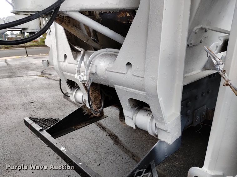 image for item DK8769 2007 Peterbilt 357 ready mix truck