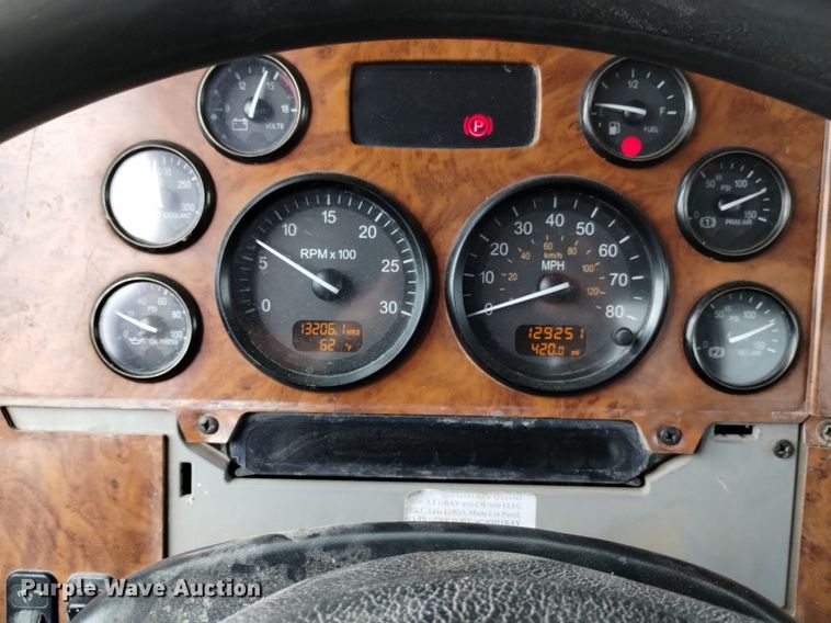 image for item DK8769 2007 Peterbilt 357 ready mix truck