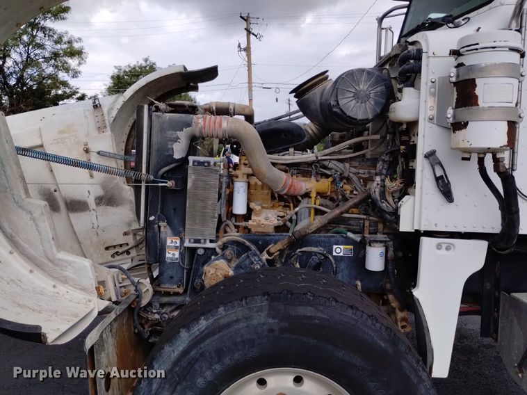 image for item DK8769 2007 Peterbilt 357 ready mix truck