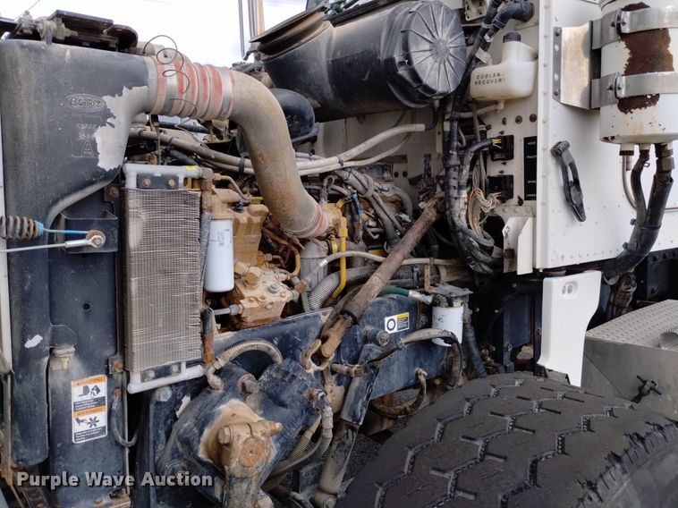 image for item DK8769 2007 Peterbilt 357 ready mix truck