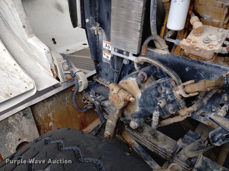 image for item DK8769 2007 Peterbilt 357 ready mix truck