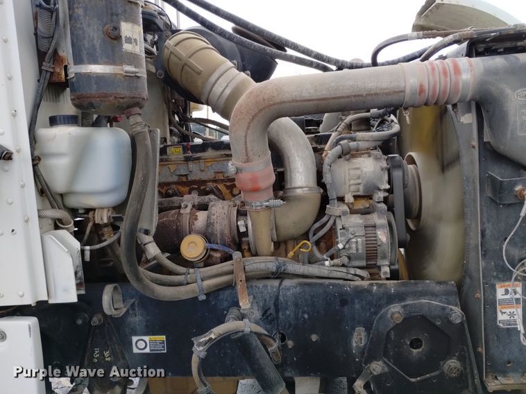 image for item DK8769 2007 Peterbilt 357 ready mix truck