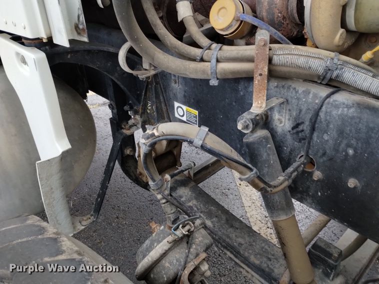 image for item DK8769 2007 Peterbilt 357 ready mix truck