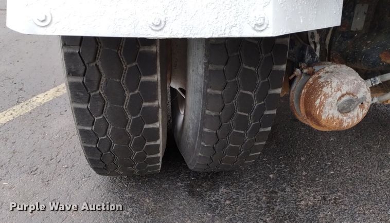 image for item DK8769 2007 Peterbilt 357 ready mix truck