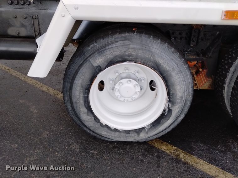 image for item DK8769 2007 Peterbilt 357 ready mix truck