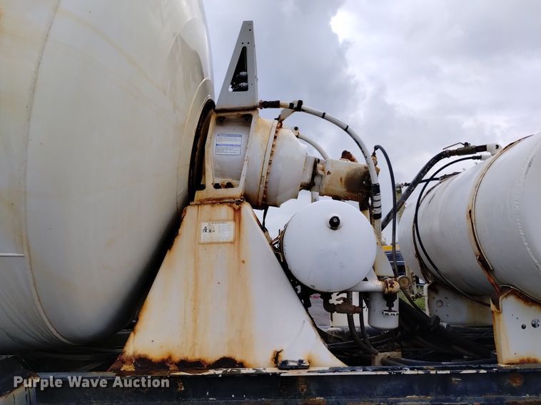 image for item DK8770 2004 Sterling LT9500  ready mix truck