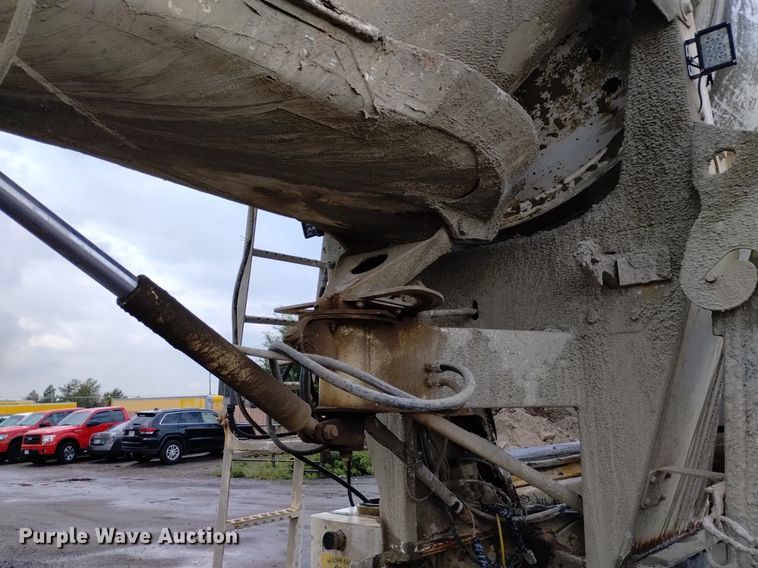 image for item DK8770 2004 Sterling LT9500  ready mix truck