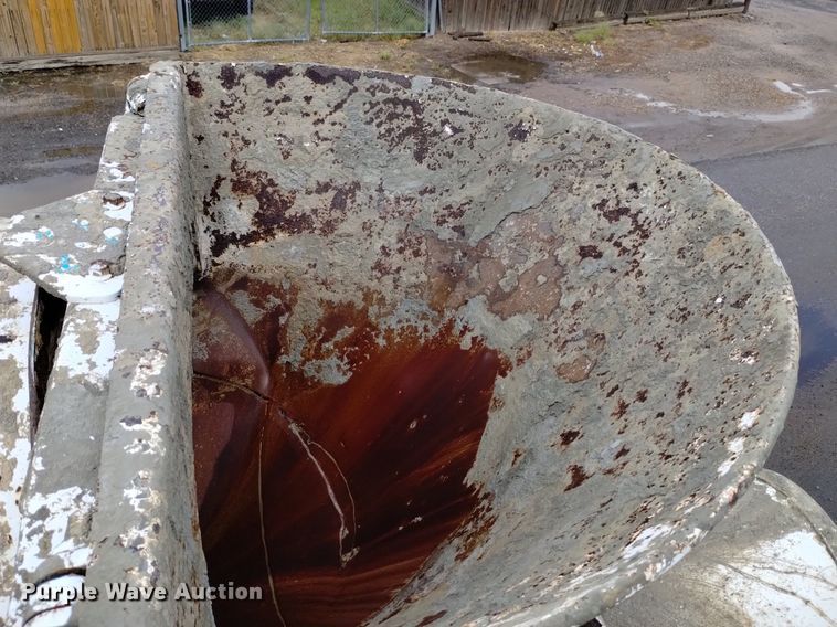 image for item DK8770 2004 Sterling LT9500  ready mix truck