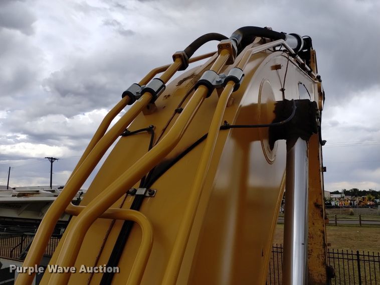 image for item DK8774 2017 Caterpillar 349FL  excavator