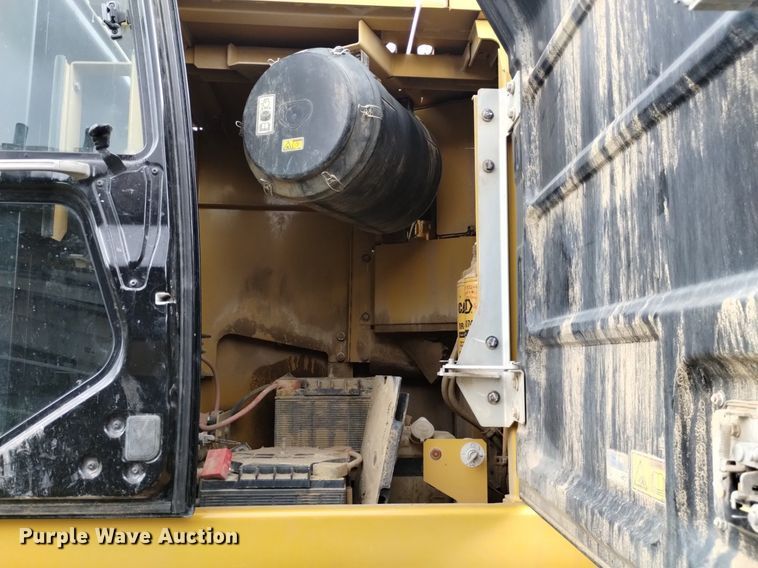 image for item DK8774 2017 Caterpillar 349FL  excavator