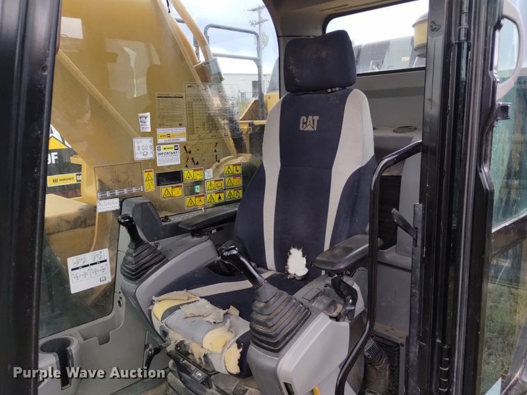 image for item DK8774 2017 Caterpillar 349FL  excavator