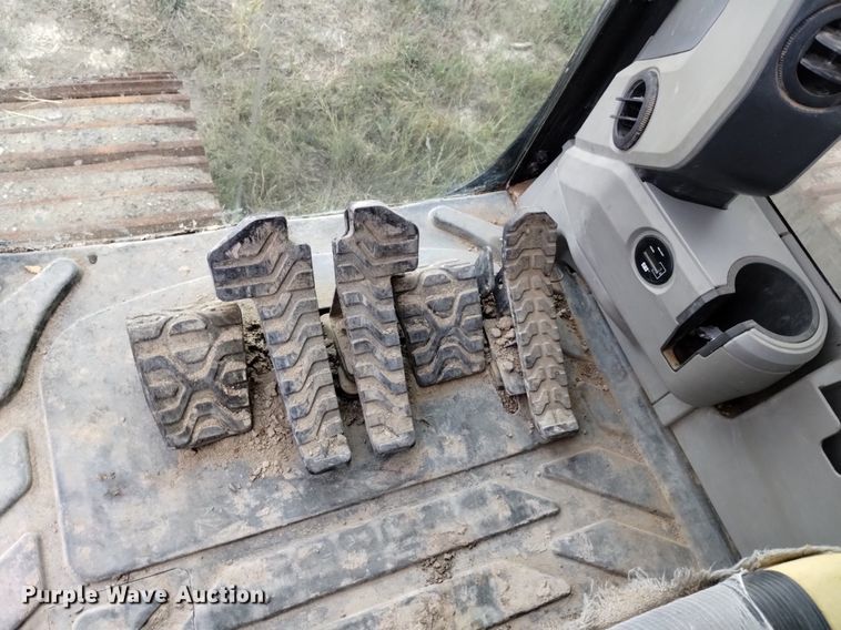 image for item DK8774 2017 Caterpillar 349FL  excavator