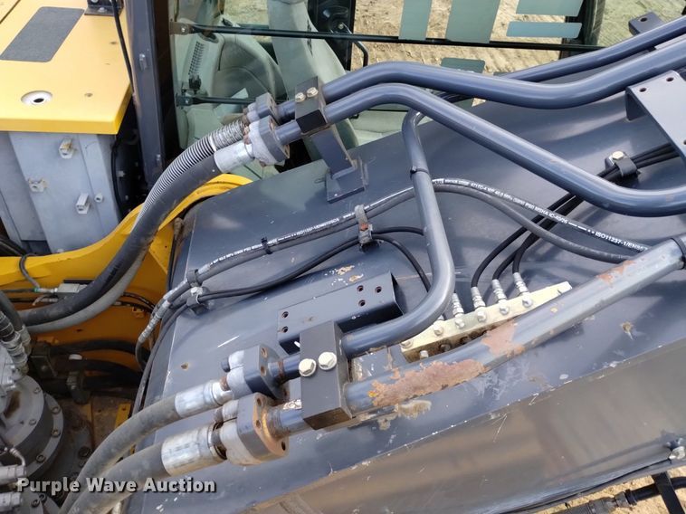image for item DK8776 2015 John Deere 470G LC  excavator
