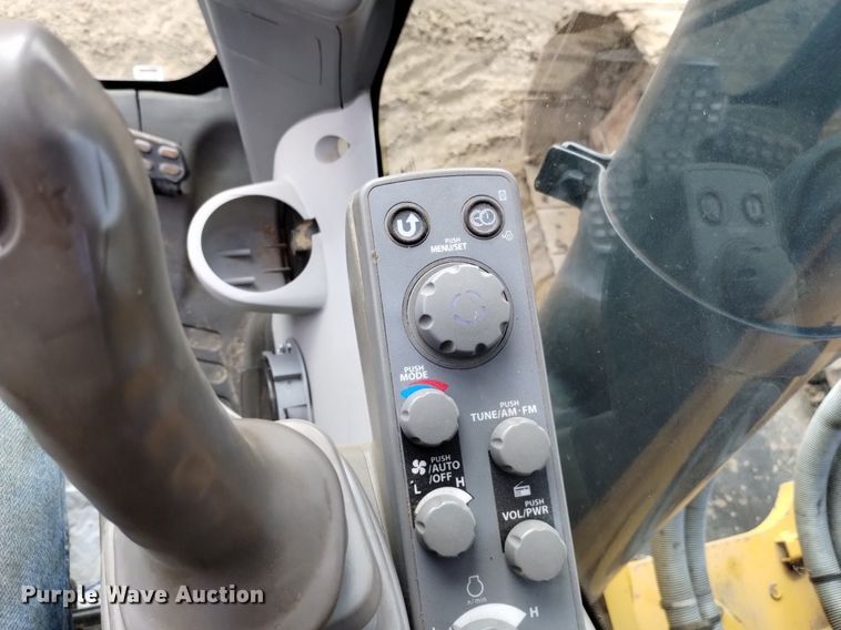 image for item DK8776 2015 John Deere 470G LC  excavator