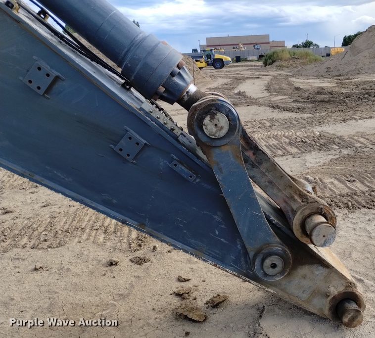 image for item DK8777 2015 John Deere 470G LC  excavator