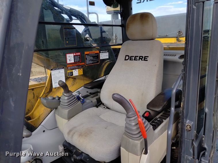 image for item DK8777 2015 John Deere 470G LC  excavator