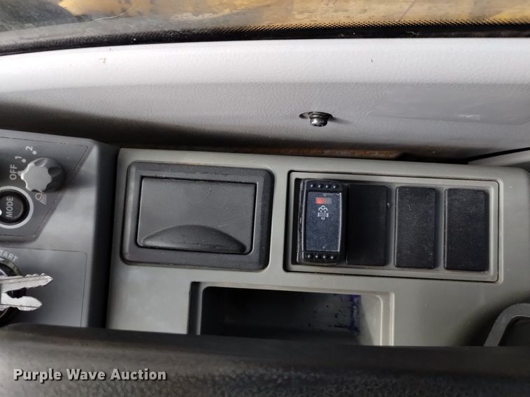 image for item DK8777 2015 John Deere 470G LC  excavator