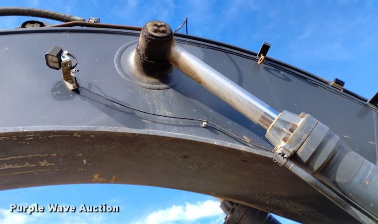 image for item DK8779 2014 John Deere 470G LC  excavator