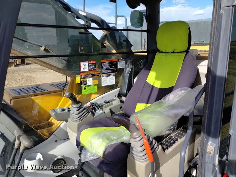 image for item DK8779 2014 John Deere 470G LC  excavator