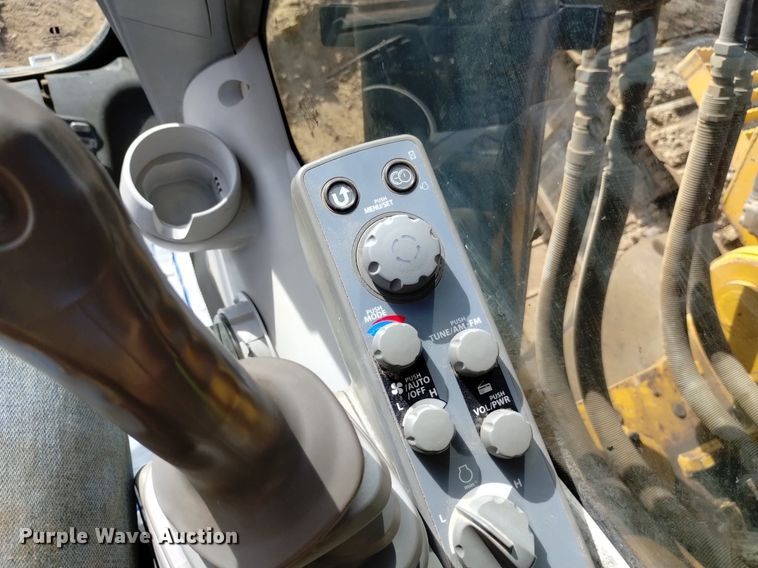 image for item DK8779 2014 John Deere 470G LC  excavator