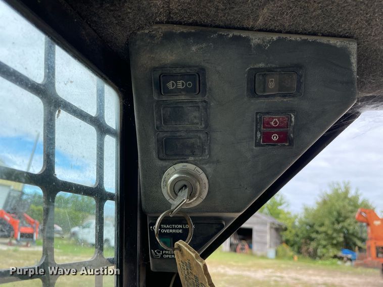 image for item DL3968 1999 Bobcat 763  skid steer loader