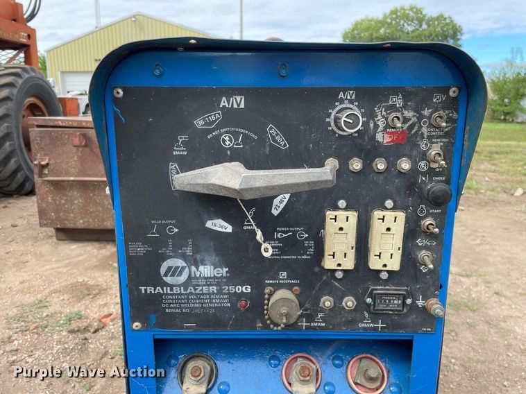 image for item DL3969 Miller  Trailblazer 250G welder