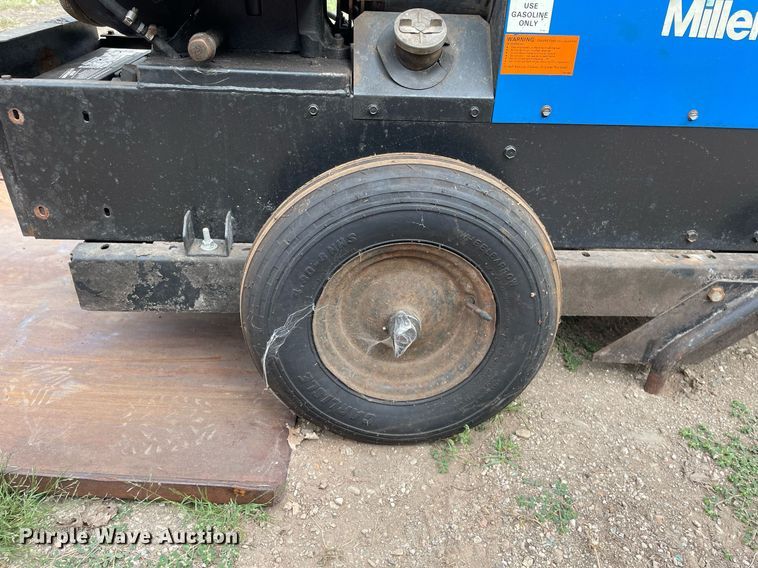 image for item DL3969 Miller  Trailblazer 250G welder