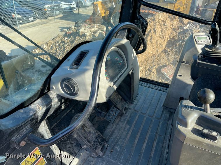 image for item DM0372 2007 Caterpillar 963D  track loader