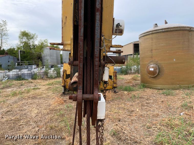 image for item DM0397 Lorain LRT-275  crane