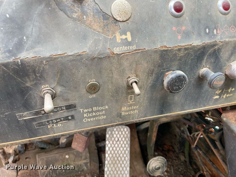 image for item DM0397 Lorain LRT-275  crane