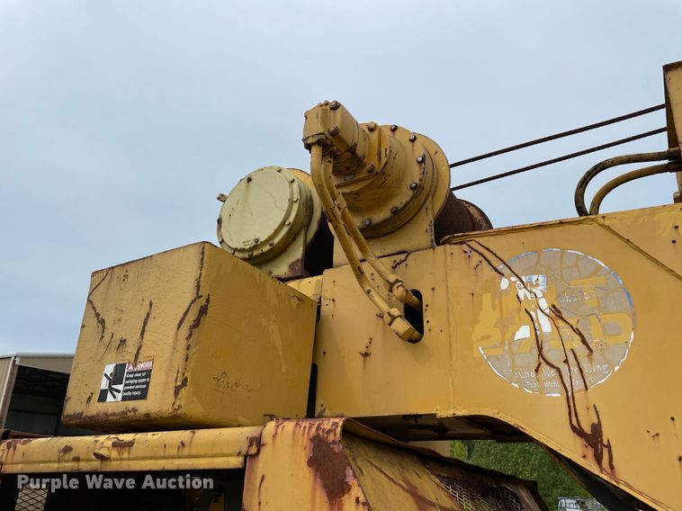 image for item DM0397 Lorain LRT-275  crane