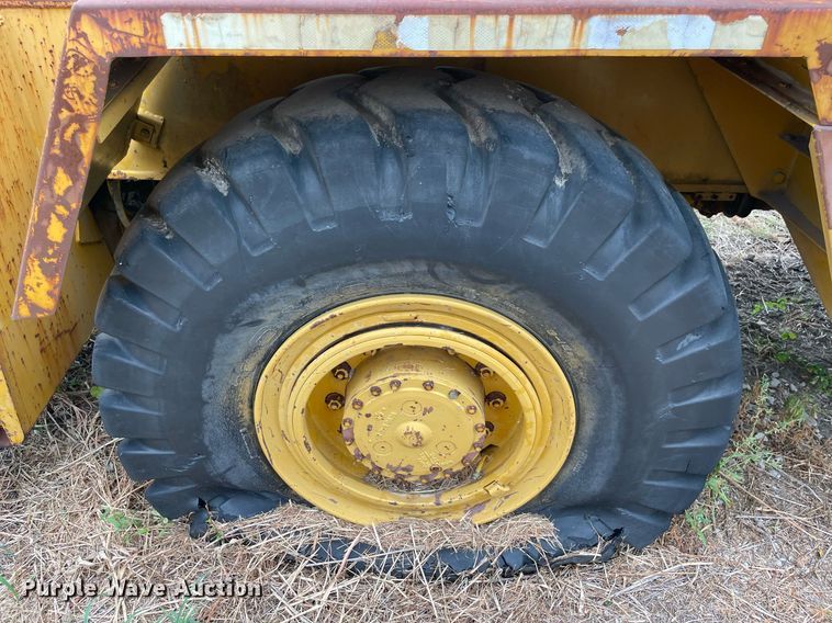 image for item DM0397 Lorain LRT-275  crane