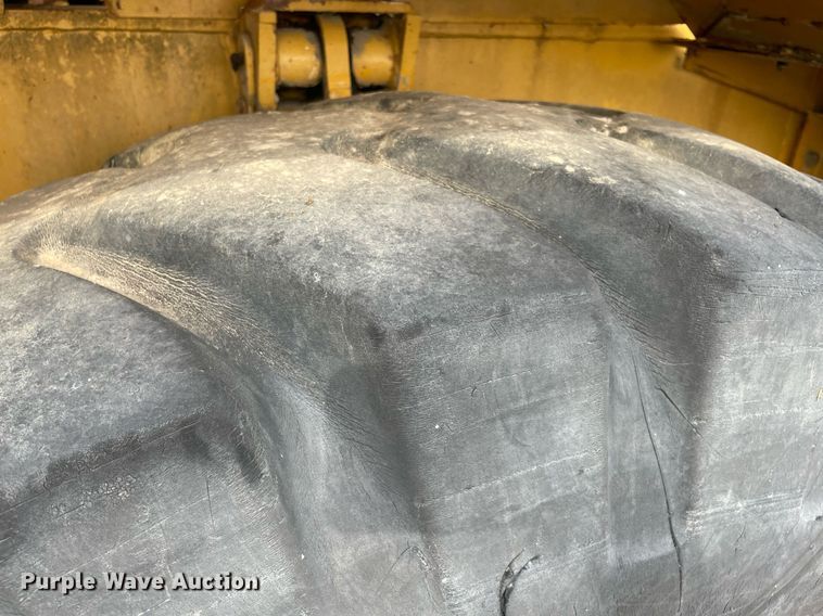 image for item DM0397 Lorain LRT-275  crane