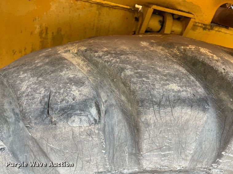 image for item DM0397 Lorain LRT-275  crane