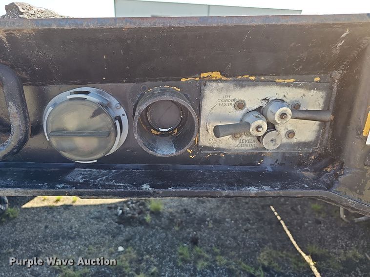 image for item DN8671 1996 Load King 403DFP  lowboy equipment trailer