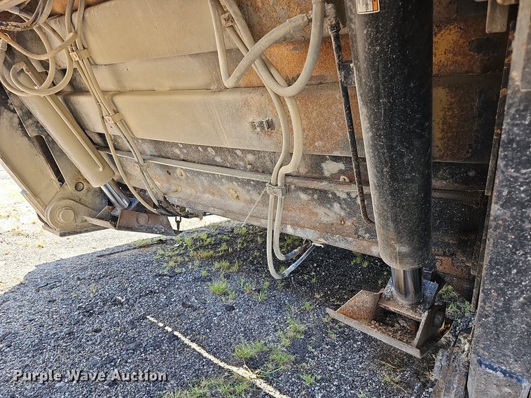 image for item DN8671 1996 Load King 403DFP  lowboy equipment trailer