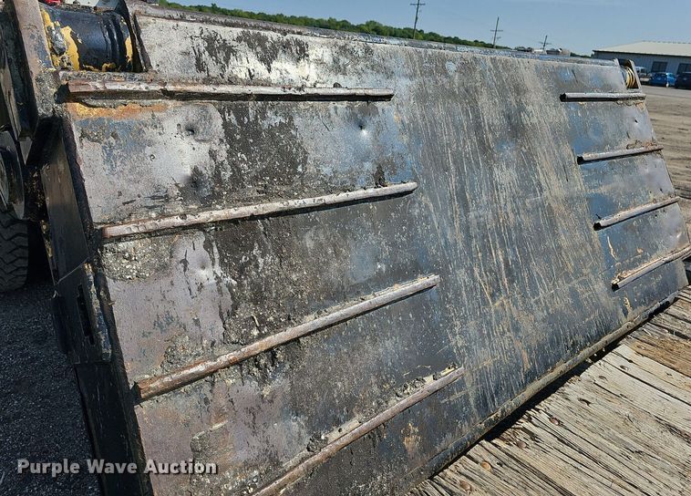 image for item DN8671 1996 Load King 403DFP  lowboy equipment trailer