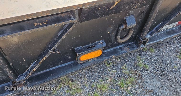 image for item DN8671 1996 Load King 403DFP  lowboy equipment trailer