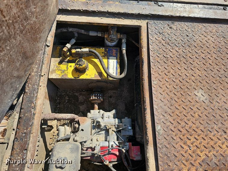 image for item DN8671 1996 Load King 403DFP  lowboy equipment trailer