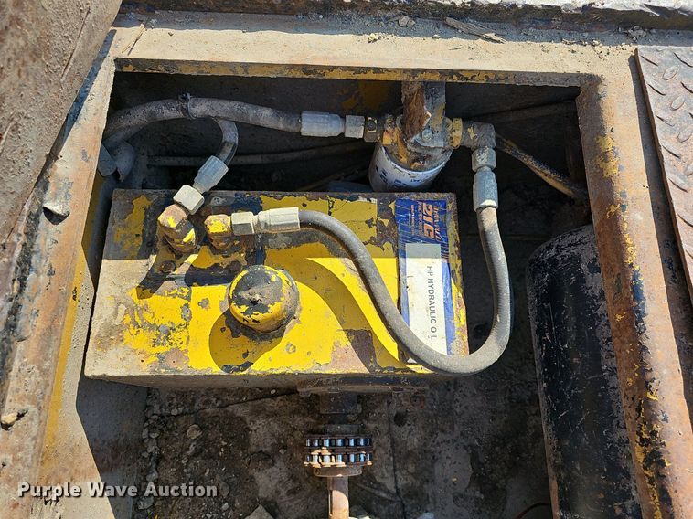 image for item DN8671 1996 Load King 403DFP  lowboy equipment trailer