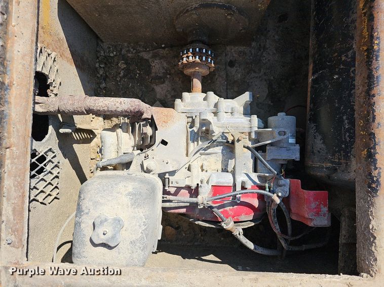 image for item DN8671 1996 Load King 403DFP  lowboy equipment trailer