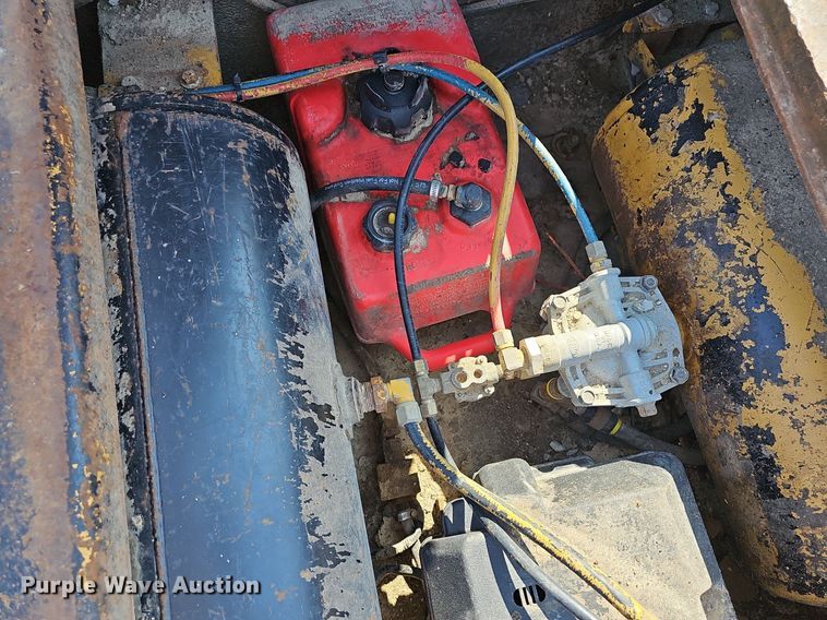 image for item DN8671 1996 Load King 403DFP  lowboy equipment trailer