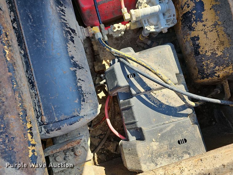 image for item DN8671 1996 Load King 403DFP  lowboy equipment trailer