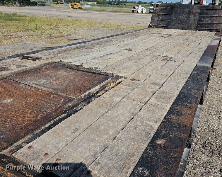 image for item DN8671 1996 Load King 403DFP  lowboy equipment trailer