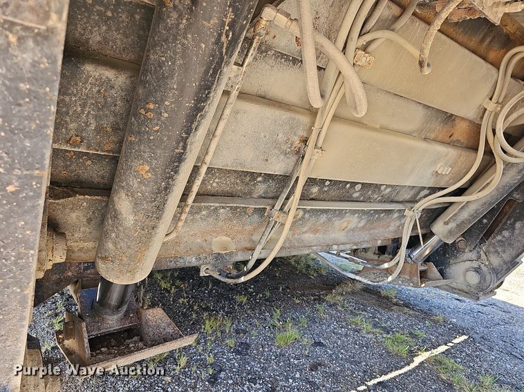 image for item DN8671 1996 Load King 403DFP  lowboy equipment trailer