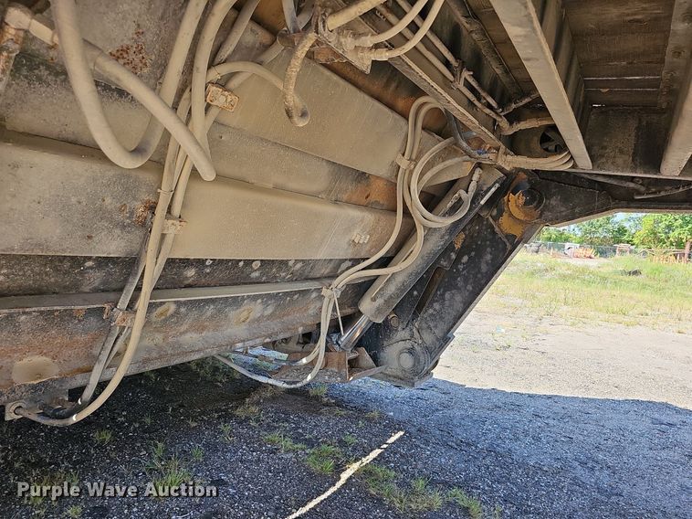 image for item DN8671 1996 Load King 403DFP  lowboy equipment trailer