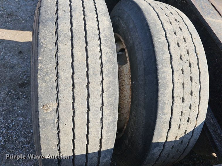 image for item DN8671 1996 Load King 403DFP  lowboy equipment trailer