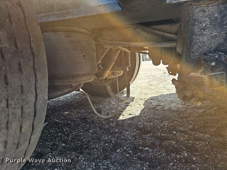 image for item DN8671 1996 Load King 403DFP  lowboy equipment trailer