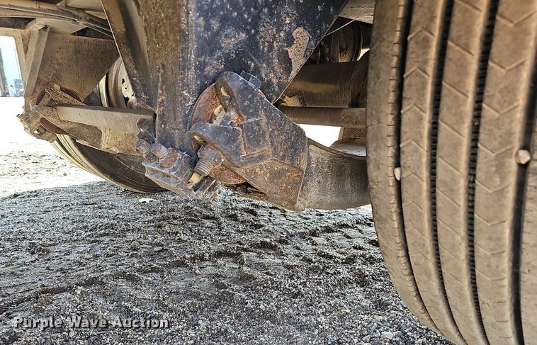 image for item DN8671 1996 Load King 403DFP  lowboy equipment trailer